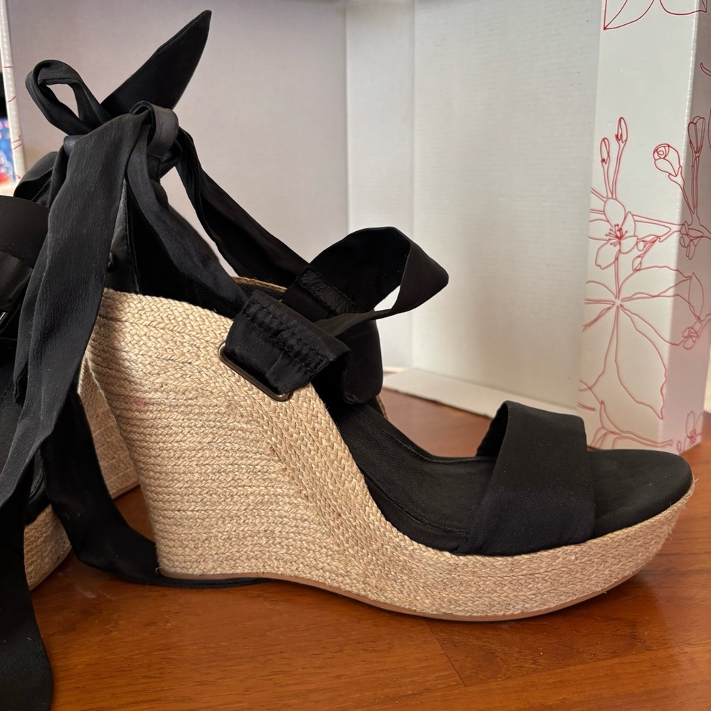 Ugg Women’s Jules Platform Wedge Ribbon Tie Espadrille Sandals Black/Beige sz 9 - Picture 13 of 16